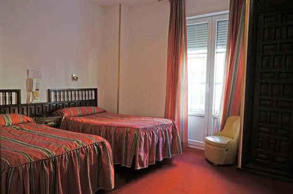 Hostal La Numantina Логроньо Екстериор снимка